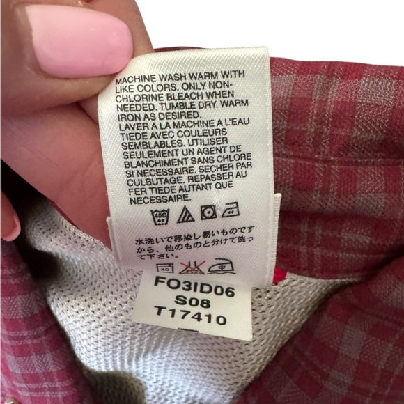 The North Face Red Plaid Button Down Shirt Men’s Medium Outdoor Travel Casual M8 - Picture 3 of 9